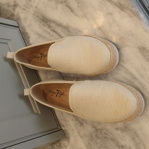 EUC Like New Canvas Slip On Shoes